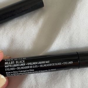 Matte liquid liner